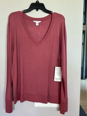 Athleta Sunrise  Sweatshirt v neck  in Rose Mauve